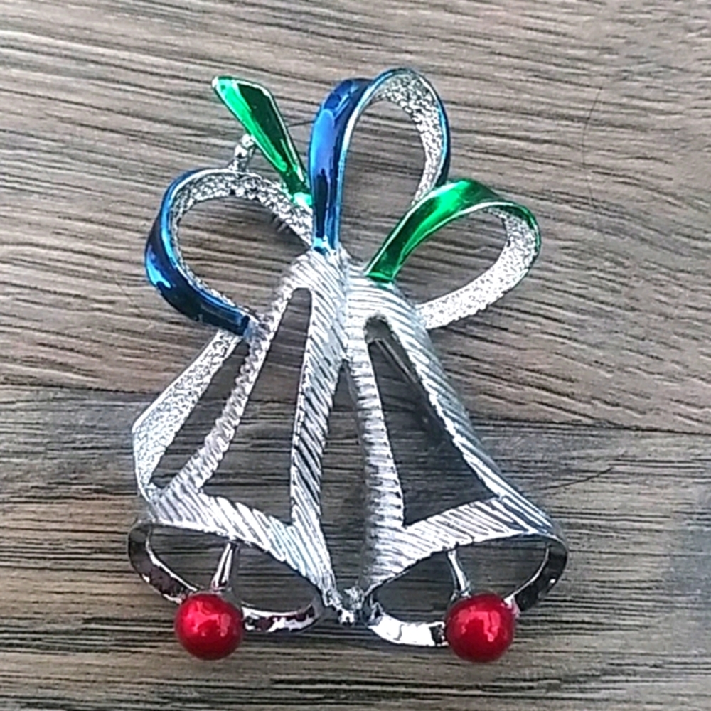 GERRY'S Silver Open "Christmas Bells" Vintage Broo